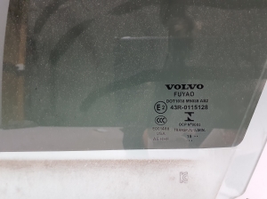 VOLVO S60 III (2018–2026) Esiukse klaas 31468109 - 3