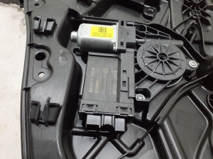 VOLVO S60 III (2018–2026) Aizmugurējo durvju logu pacēlājs 31675056 - 3