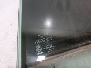 VOLVO S60 III (2018–2026) Aizmugurējo sānu durvju stikls 31468113 - 3