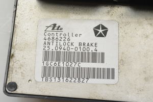Chrysler Voyager III (1995–2000) ABS unit relay 4686226 - 3