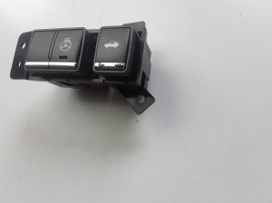 Infiniti M37 Y51 (2011–2026) Roolisoojenduse lüliti 251B31MA0D - 4