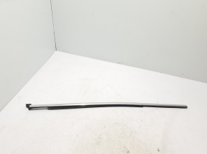   Rear side door outer window molding  - 32274221 