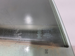 VOLVO S60 III (2018–2026) Aizmugurējo sānu durvju stikls 31468114 - 3
