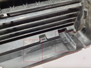 Dacia Duster (2017–2024) Intercooler air deflector 214F63070R - 5