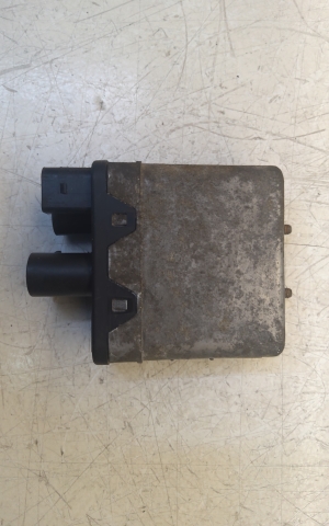 Volkswagen Transporter T5 (2003–2015) Jahutusventilaatori relee - 2