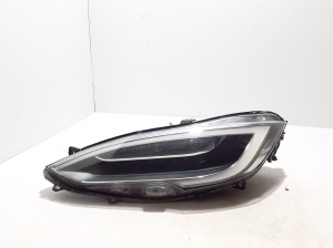 Scheinwerfer vorne - 105357400C