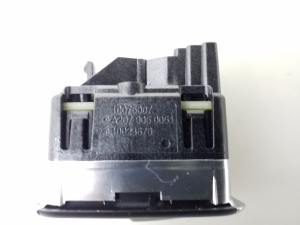 Mercedes Benz E-Class W212 (2009–2015) Trunk opening switch A2079050051 - 3