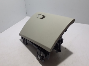 VOLVO S60 III (2018–2026) Glove box 31477861 - 4