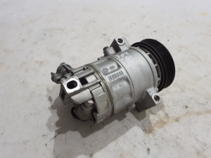 VOLVO S60 III (2018–2026) Konditsioneeri kompressor 31449067 - 4