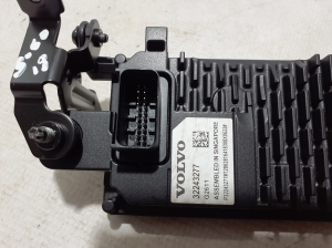 VOLVO S60 III (2018–2026) Esikaamera 32243277 - 4