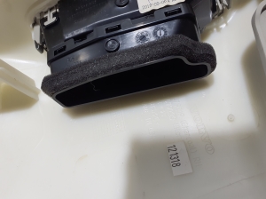 VOLVO S60 III (2018–2026) Keskpiilari siseviimistlus 31479220 - 2