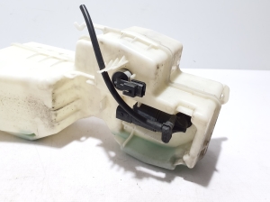 VOLVO S60 III (2018–2026) Front washer fluid reservoir 30747576 - 3