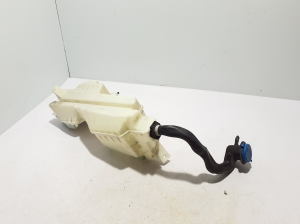 VOLVO S60 III (2018–2026) Front washer fluid reservoir 30747576 - 4