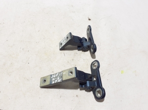 Rear side door upper hinge - 31468520