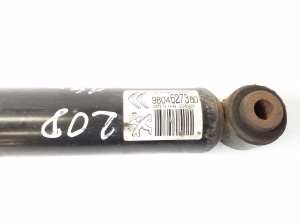 Peugeot 208 (2012–2019) Stoßdämpfer hinten 9804627380 - 3