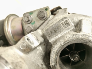 AUDI A4 B9 (2015–2026) Turbocompresseur 04L253019A - 4