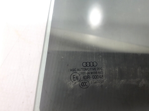 AUDI A3 8V (2012–2020) Aizmugurējo sānu durvju stikls 8V5845205 - 2