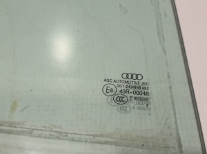 AUDI A3 8V (2012–2020) Aizmugurējo sānu durvju stikls 8V5845206 - 2