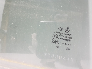 RENAULT Arkana (2019–2026) Aizmugurējo sānu durvju stikls 823007107R - 2
