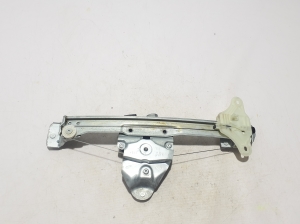 RENAULT Arkana (2019–2026) Aizmugurējo durvju logu pacēlājs 827201313R - 2