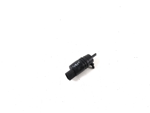 BMW X3 E83 (2003–2010) Front windshield washer pump 8362154 - 2