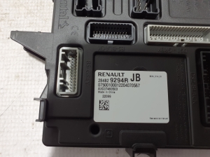 RENAULT Arkana (2019–2026) Komforta bloks 284B29294R - 2