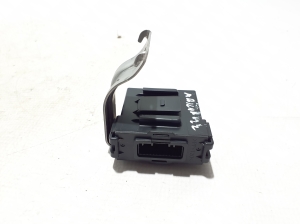RENAULT Arkana (2019–2026) Control unit 284E77557R - 3