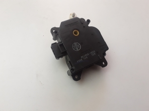 Infiniti M37 Y51 (2011–2026) Salongi soojenduse klapi mootor 0638001890 - 3