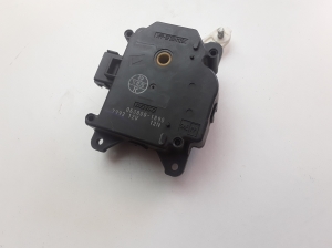 Infiniti M37 Y51 (2011–2026) Salongi soojenduse klapi mootor 0638001890 - 4