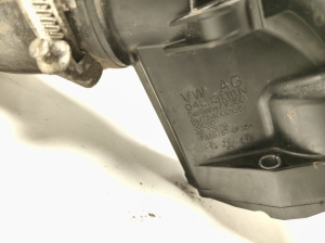 AUDI A4 B9 (2015–2026) Vahejahuti voolik 04L131111N - 2