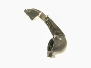 AUDI A4 B9 (2015–2026) Vahejahuti voolik 04L131111N - 4