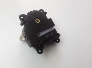 Infiniti M37 Y51 (2011–2026) Salongi soojenduse klapi mootor 1138002320 - 4