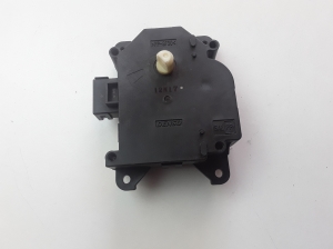 Infiniti M37 Y51 (2011–2026) Salongi soojenduse klapi mootor 1138002330 - 3