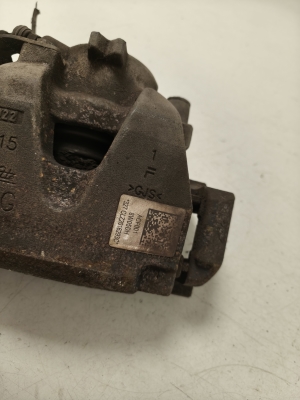 AUDI A4 B9 (2015–2026) Étrier de frein avant 8W05DH - 2