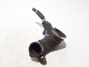   Air intake hose  - 165781543R 