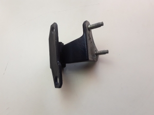 Infiniti M37 Y51 (2011–2026) Rear side door upper hinge 824011MA0A - 3
