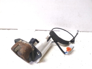 Honda FR-V (2004–2009) Trunk lid lock - 2