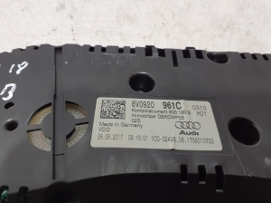 AUDI A3 8V (2012–2020) Näidikuplokk 8V0920961C - 2