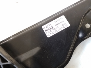 Mini Countryman F60 (2016–2026) Priekšējo durvju logu pacēlājs 7390074 - 2