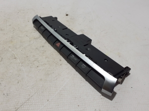 AUDI A3 8V (2012–2020) Hazard light switch 8V0925301NG - 4