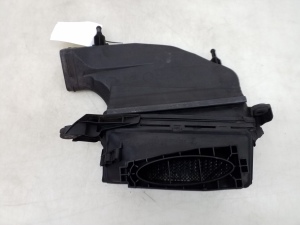 Mercedes Benz E-Class W212 (2009–2015) Luftfiltergehäuse A6420903101 - 3
