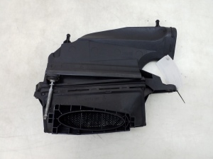 Mercedes Benz E-Class W212 (2009–2015) Luftfiltergehäuse A6420903601 - 3