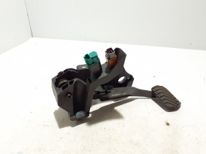   Brake pedal  - 180207059R 