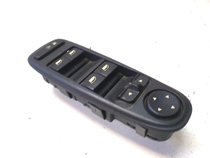 Citroen C4 Picasso (2007–2013) Front door glass switch 532650 - 4