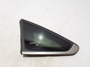 Rear quarter glass - 833073837R
