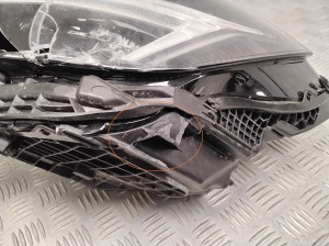 VOLVO XC40 (2017–2026) Headlight 32338908 - 4