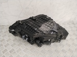 VOLVO XC40 (2017–2026) Headlight 32338908 - 6