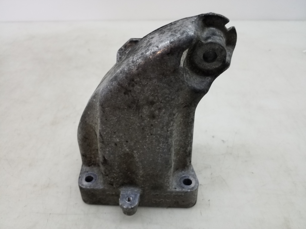 Mercedes Benz E-Class W212 (2009–2015) Engine bracket A6422233404 Mercedes Benz E-Class W212 (2009–2015) Engine bracket A6422233404