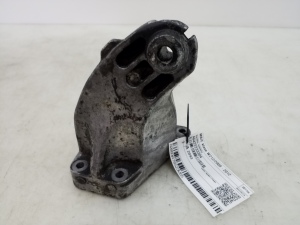 Mercedes Benz E-Class W212 (2009–2015) Engine bracket A6422233304 - 2