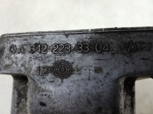 Mercedes Benz E-Class W212 (2009–2015) Engine bracket A6422233304 - 3